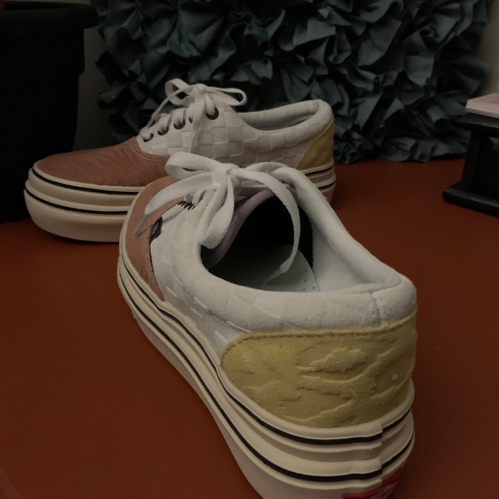 VAns - Picture 5 of 7